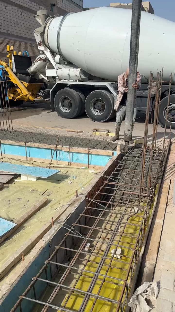 اللهم صل على محمد وآل محمد
تم بحمدلله صب رباط ارضي شريطي في التنومة الأكوات 

تم الصب بقوة انضغاط C35 حقيقي
 

#للصب_المركزي_الجاهز في جميع مناطق البصرة 

للتواصل *********** 

🔴 اهم مواصفات الكونكريت لدينا:-  

1-جميع المواد ( الحصى والرمل والاسمنت ) مفحوص مختبرياً 

2- الماء المستخدم في الخلط RO وخاضع للفحص .

3- المواد المضافه تكون حسب الطلب ومستورده من اوربا .

4- معاملنا فوول اوتاماتيك .

▪️ الانتاج والاشراف من قبل كادر هندسي من ذوي الخبره

المعمل يحتوي على 5 بم {43,42,36,34,34} ويحتوي على 16 خباطة 

حسين المنصوري #للكونكريت_المركزي_الجاهز

ونسأل الله التوفيق للجميع يارب
