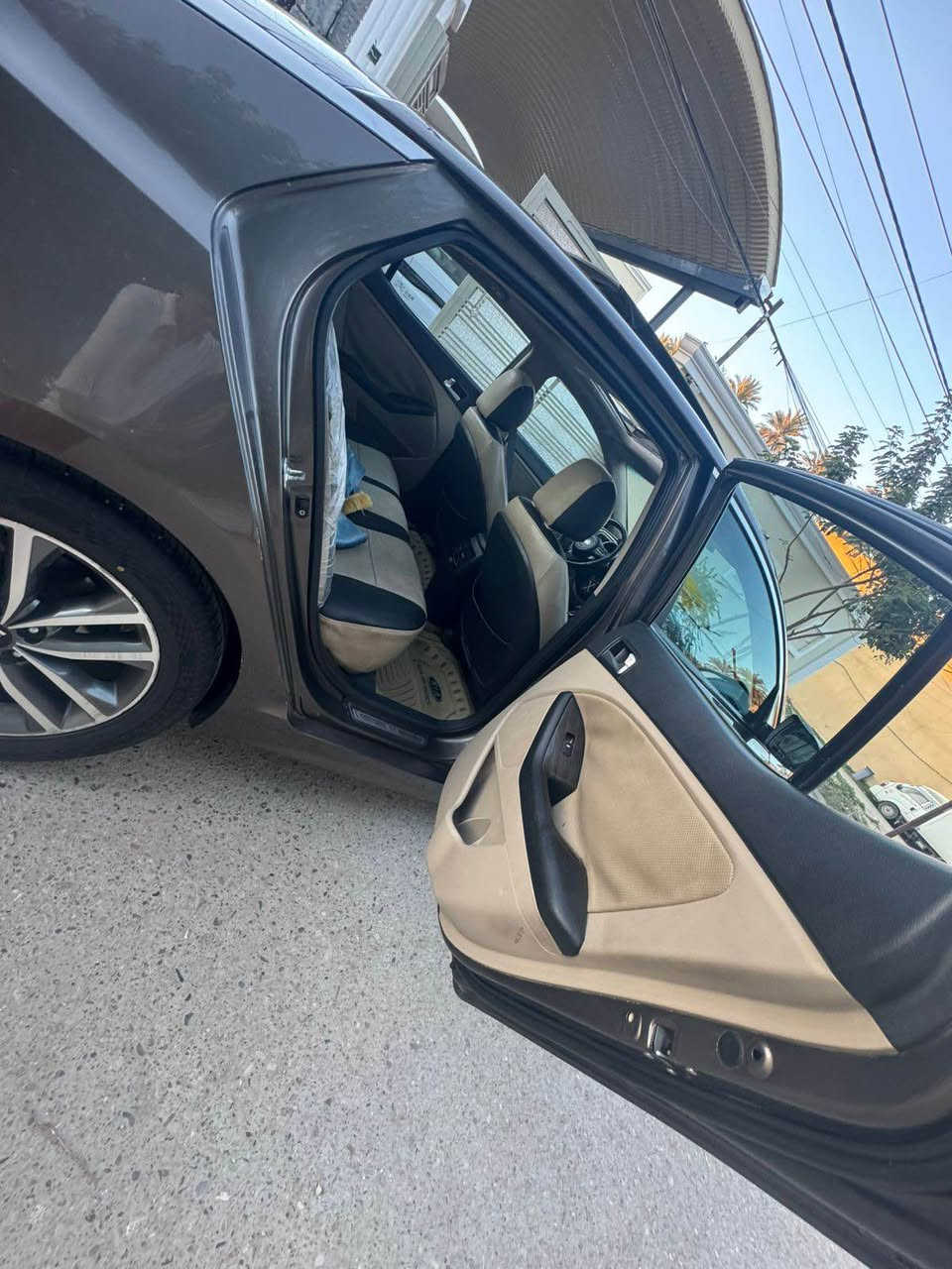 كيا اوبتيما موديل 2015  خليجي محرك 2400 دوش.  فول السياه بصمه. مري شفط. جاهزه بدون نقص.   بيها صبغ جملغ وباب. اثر شخص دراجه. بدون فتح بدون اي دواخل   بغداد مكاني بغداد.  للاستفسار *********** بغداد, العراق
