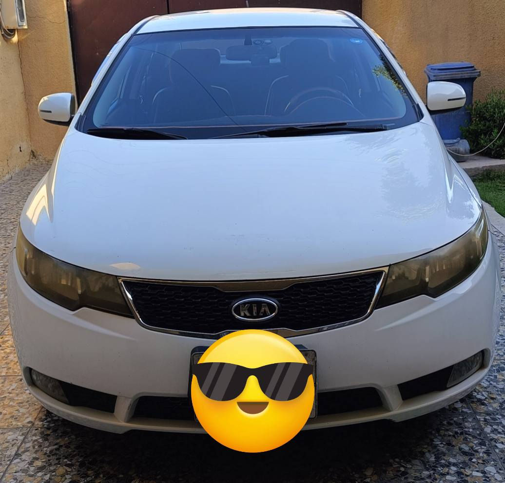 السلام عليكم 
للبيع سيارة [كيا سيراتو 2011] رقم اربيل بأسمي شرط التحويل

🔹 المواصفات:

اللون: [ابيض]

مكينة: [ما مفتوحة]

گير: [أوتوماتيك / 6 نمر مسويله ادامة فلتر ودهن]

تبريد: [ثلج منظومة كاملة جديدة]

الإطارات: [جديدة]

بطارية: [جديدة]

كيج حماوة
بيها منطومة انارة زينون اصلي من شنايزر
كاعية مغلفة جلد
عازل حراري امريكي بالجامات
شاشة وكامرا دواره
كامرة حوادث  داش كام

🔹 الحالة:
[بيها نص قطعة صبغ چاملغ خلفي بدون دواخل وتبديل باب نفس اللون بدون صبغ]
السيارة جاهزة ومناقصها اي شي دينار متصرف عليها

🔹 السعر: [105]

📍 الموقع: [بغداد/الكرخ]
📞 للتواصل: [***********] متوفر واتساب
