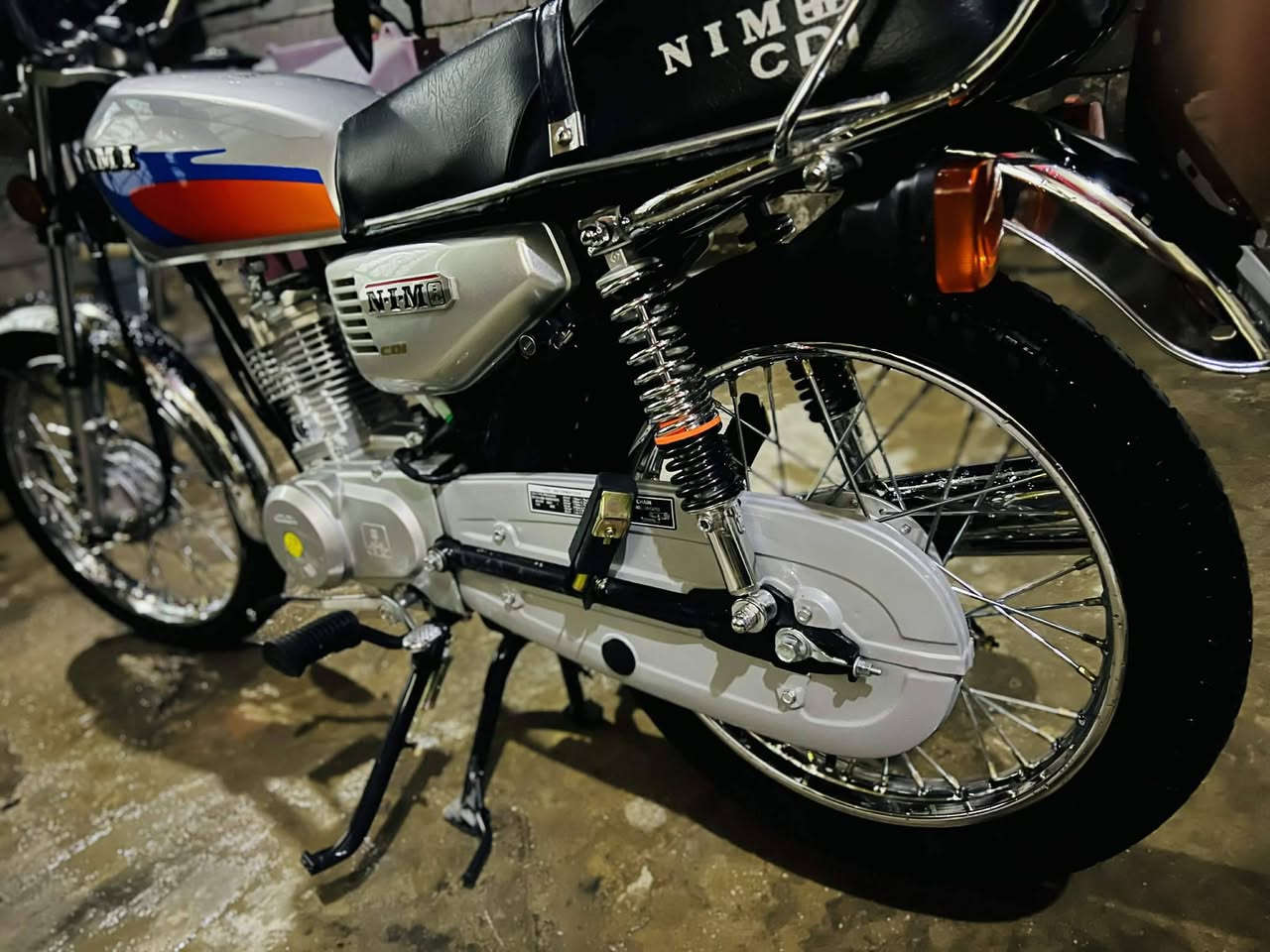 سلام عليكم نامه امتياز موديل ٢٥ صارله ٣ اشهر من طالعه من الوكيل ع ايدي وصل بسمي اوراق كامله الدراجه نقصه فقط صينيه مال الزنجيل السعر ب٦٥٠ وليه مجال قليل مكاني حله ابو غرق ***********
