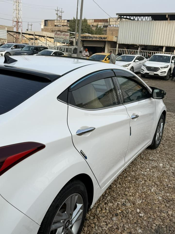 السلام عليكم النتره وارد خليجي موديل ٢٠١٥ محرك ١٨٠٠ رقم بغداد دولي
مكفوله من الضربه والصبغ كفاله عامه فقط الدوس مصبوغه اثر شخوط بدون معجون 
محرك وكير وصدر جديد تخم تاير جديد تبريد تتدفئه شغال 
سياره جديده مال بيت استخدام شخصي،
فول موصفات 
مكاني بابل 
السعر ١٢٨ 
***********
