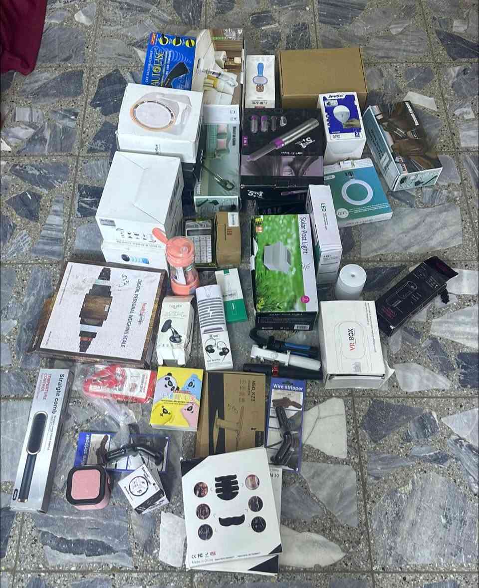 غراض امزون كارتونه ٢مفتوحات   ابيع شلعه
الراغب بشراء يواصلني

 ع واتساب ***********
