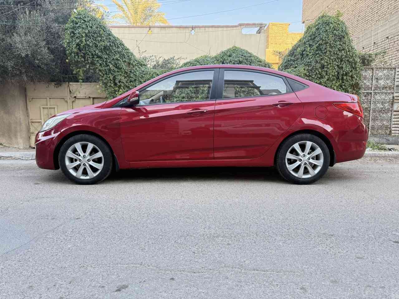 السلام عليكم اكسنت 2014 خليجي 1600 دبل قطرة ماشية 110 الف كيلو ايد وحدة مكينة وكير برغي ممفتوح شرط الفحص مواصفات ( لايتات لد عدسة ، ABS, دبل ايرباك ، ويل 16 ) تخم تاير جديد بدون مصرف بيها صبغ جاملغ سايق وشبر صغير بالصندوك بدون شواصي ولغود . السعر 110 وبيها مجال بسيط مكان السيارة بغداد العطيفية . ***********
