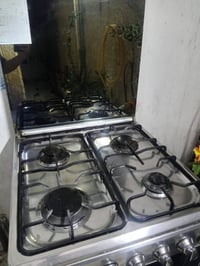 نضيف جدا • باب واكع • فرن شغال