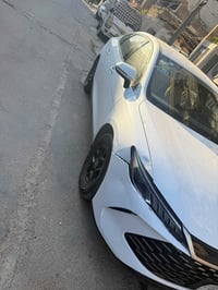 بي واي دي كن بلاص ٢٠٢٥ ابيض داخل ابيض مواصفاتها معروفه ماشيه 23 الف  ا...