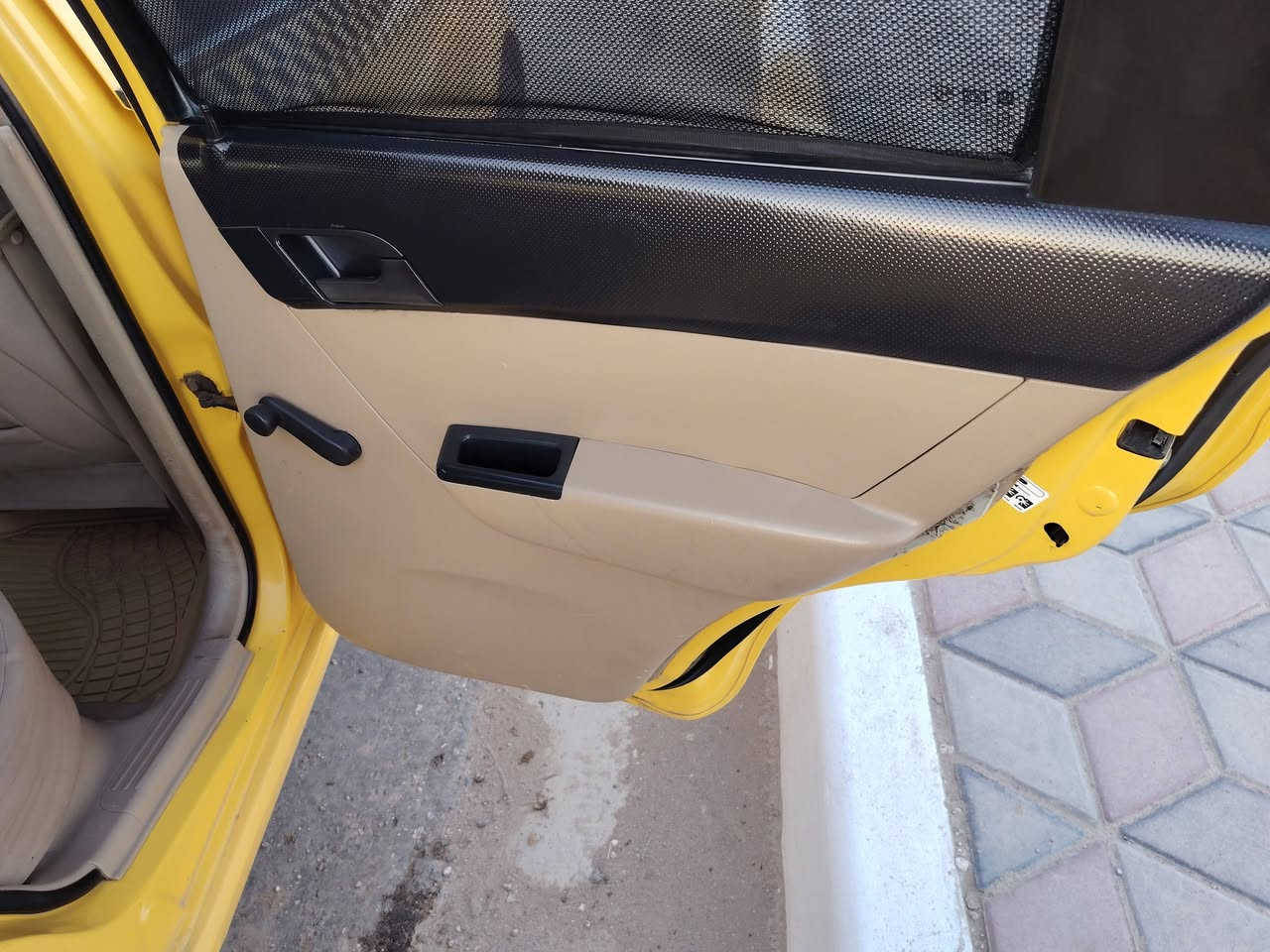 السلام عليكم افيو مديل 10 شركه عامه السياره مكفوله عده باب السايق تبديل فقط مكينه كير حداديه تخم تاير تبريد ثلج جاهزه من كلشي غرفه جديده دشبول جديد مصفره هيئه وغرامه خط وبحث جدد رقم نجف بيه رشات صبغ  السياره احله من الصوره بهواي شاشه تاب عارض سنويه مجدده مداور ثاني السعر 50 وبيه مجال للشراي مراوس اراوس حسب القناعه مكان السياره دوانيه قضاء غماس *********** /// ***********. رقم نجف دولي
