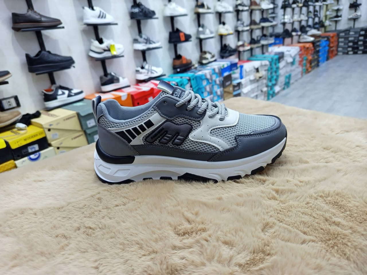 خصومات هائلة متوفرة في مجمع النجمة للأحذية السبورت الرجالية، 
جميع المقاسات 40/41/42/43/44/45/46 
بسعر 9الف فقط
توصيل مجاني لجميع المحافظات.


**إذا كنت صاحب هذا الإعلان وتريد حذفه لأي سبب، رجاءا أرسل رسالة إلى الدعم الفني**