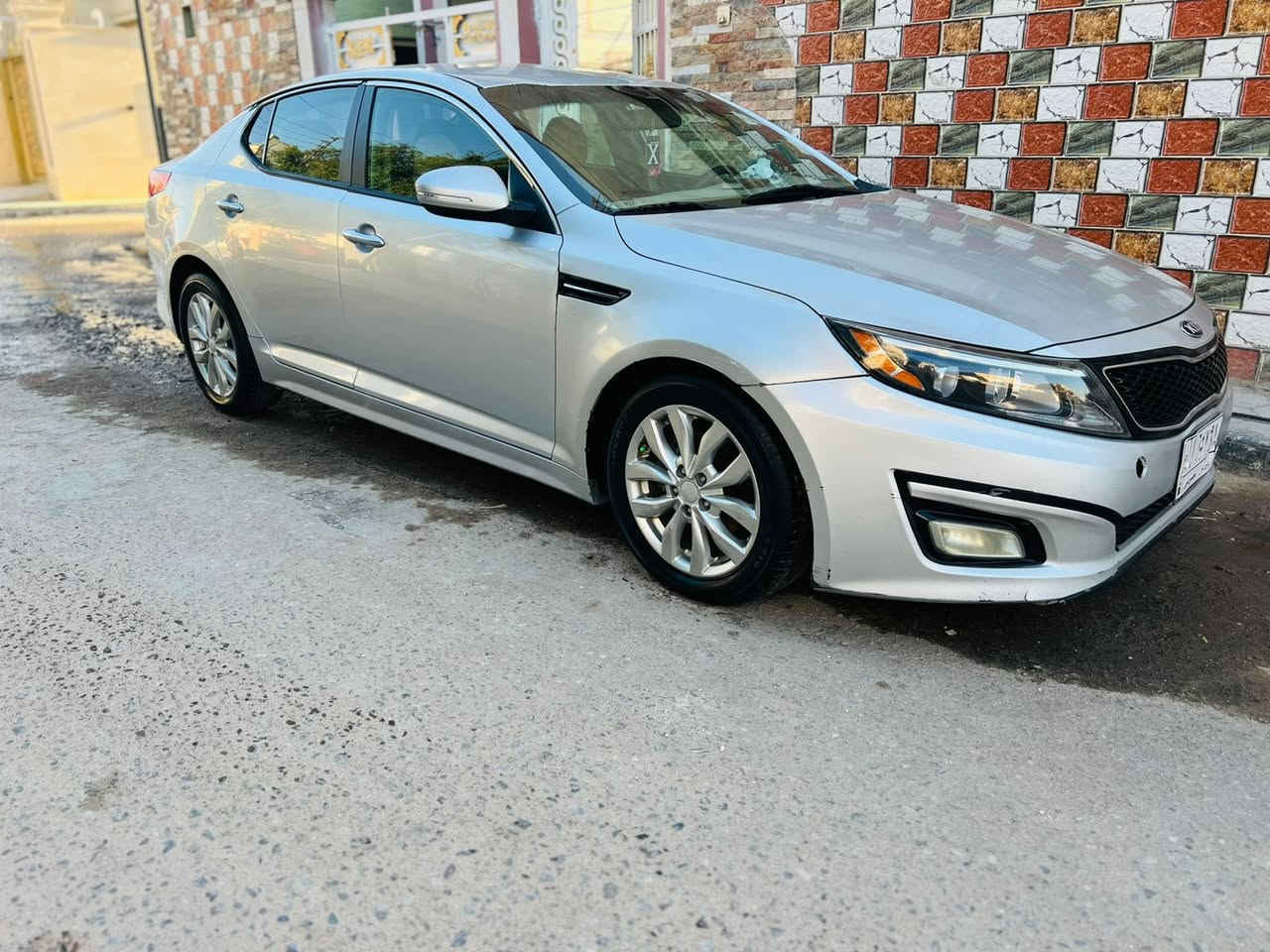 السلام عليكم..
اوبتما  وارد امريكي.. 
أوبتيما   2015
محرك    2400 GDI
محرك اكثر من ممتاز 
نظافه جيده جدا
السياره مكفوله من ناحيه الشرعيات والصبغ وكل النواحي
مري كهرباء شفط
نظامين قياده عادي وايكو
تبريد ثلج خير من الله
حداديه امامي وخلفي ممتازه
تحكمات كاملة
كاميرا خلفيه 
شاشة كبيرة بالدشبول
مرايا جانبية Auto
رقم ذي قار باسمي 
السنويه تنتهي 2027
حادثها بسيط جاملغ امامي بصفحه السايق وراح اضيف صورة السياره وهي بمزاد أمريكيا 
السعر 120 وبيه مجال بسيط
المكان البصره 
للاستفسار الاتصال/ 
*********** بي واتساب
