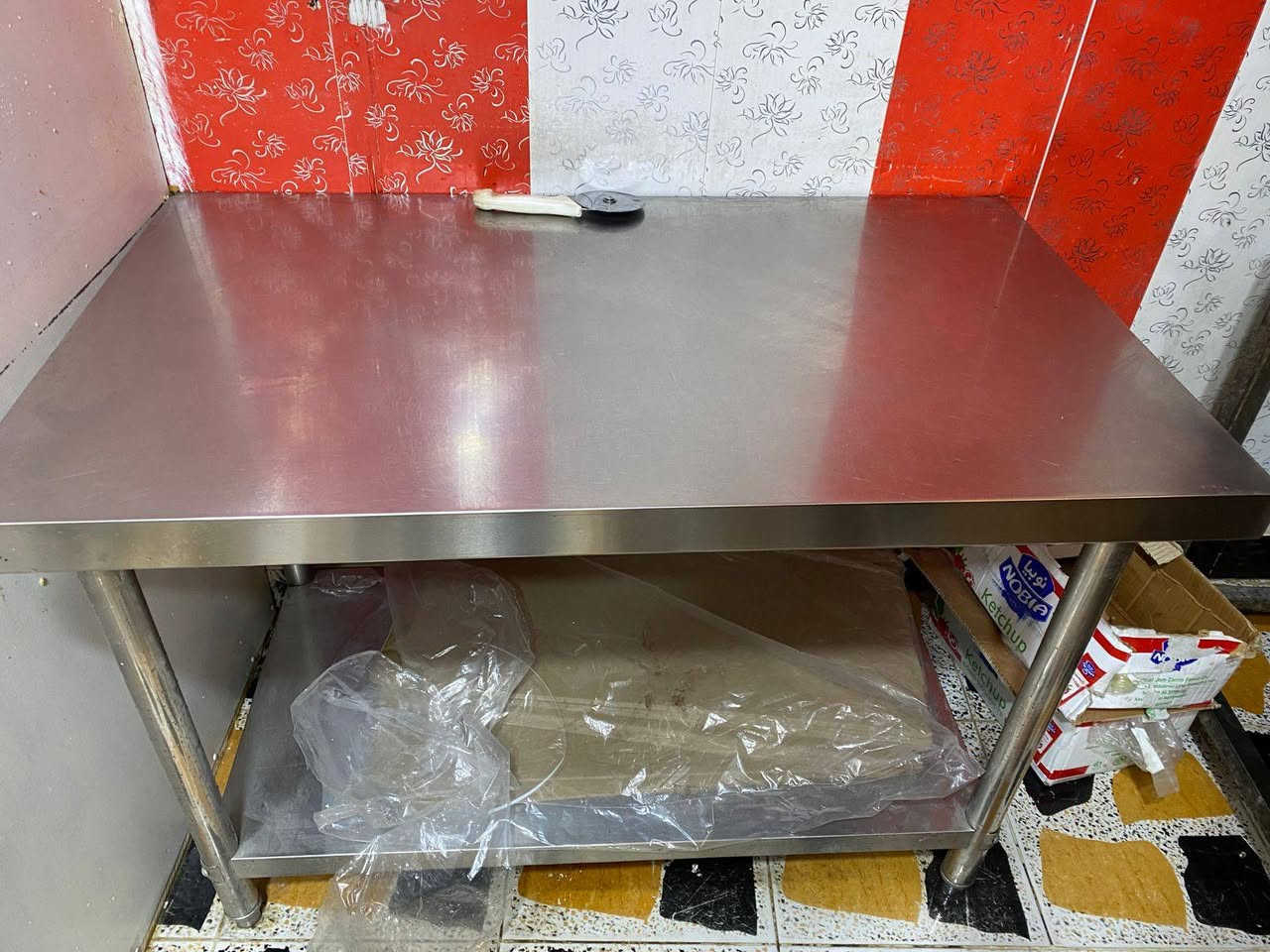 السلام عليكم
مطعم للبيع
ناصريه شارع مستشفئ القلب بالقرب من مجمع ابو زينب 
مطعم شغال خير من الله سبب للبيع عندي سفر
مع كافه الملحقات معا جهاز توصيل. المطعم مفتوح من 2020
للاتصال ولاستفسار ..
***********
