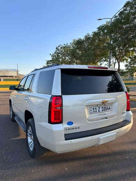 السلام عليكم 
تاهو 2015
اللون ابيض صدفي 
داخل عسلي 
سياره كلين بدون حادث 
فول مواصفات فتحه وبصمه 
فور ويل تخم تاير جديد 
مكينه وكير كفاله عامه 
حداديه جديده 
رقم بغداد 
سعر ٢٩٠ ورقه 
الاستفسار
***********
