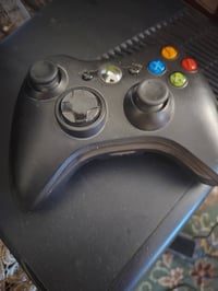 XBOX 360 نضيف مع هارد العاب بي 20 لعبة ومحولة جديدة العنوان /بغداد الر...