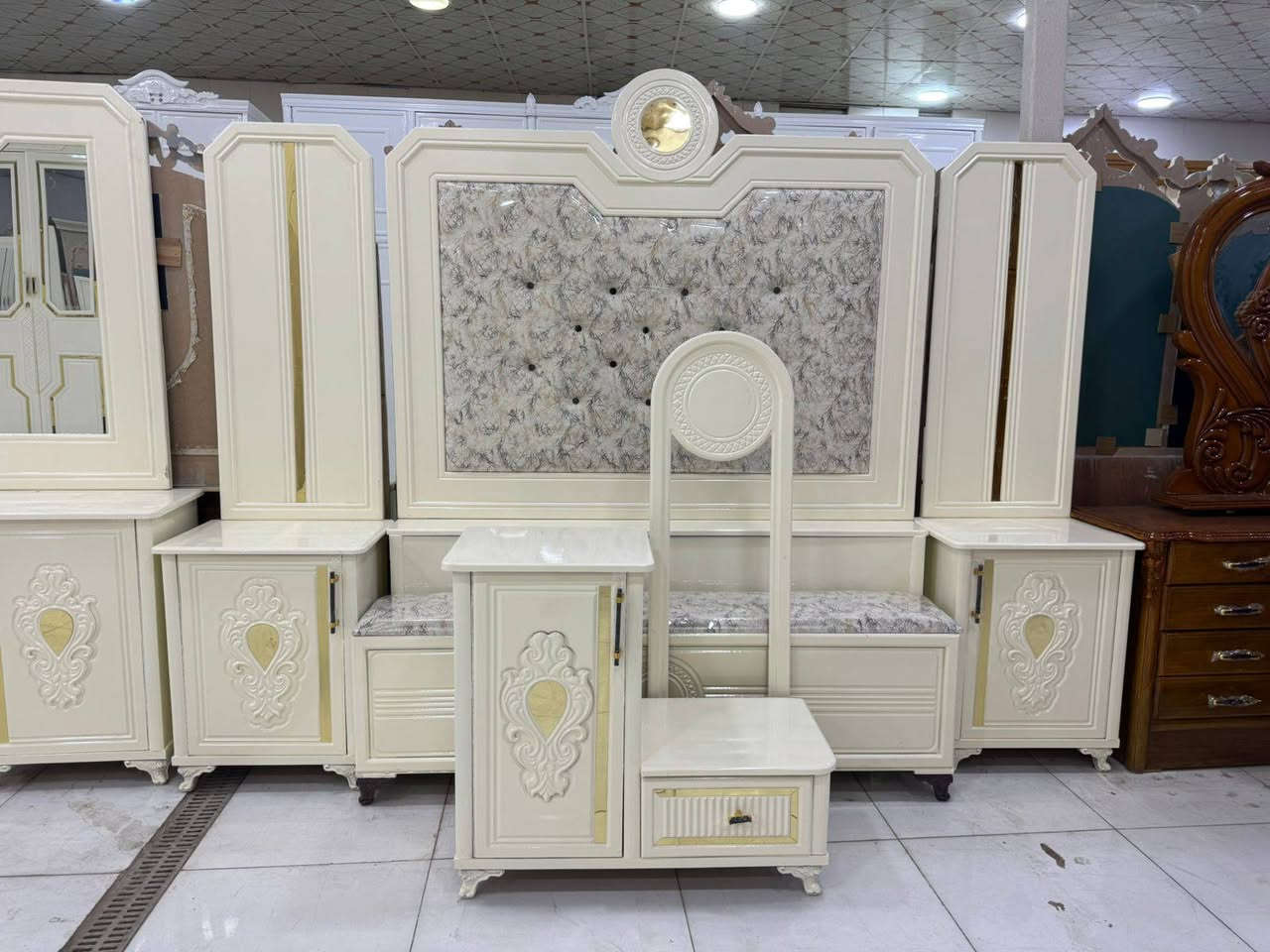 السلام عليكم توفرت غرف نوم عراقي تصميم تركي وصبغ حراري درجه اوله واسعار مناسبه نقل وشد كامل الون اليعجبك موجود كل الاوان وجميع الديكورات
للستفسار الاتصال علئ رقم اخوكم برهان النجار ***********
