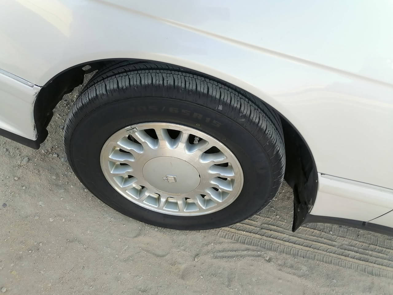 السلام عليكم  سياره البيع بطه مديل ١٩٩٤ مكفوله من الكص ونقل جثه والعيب شرعي صبغ بيه مكانات سياره ابسمي ***********
