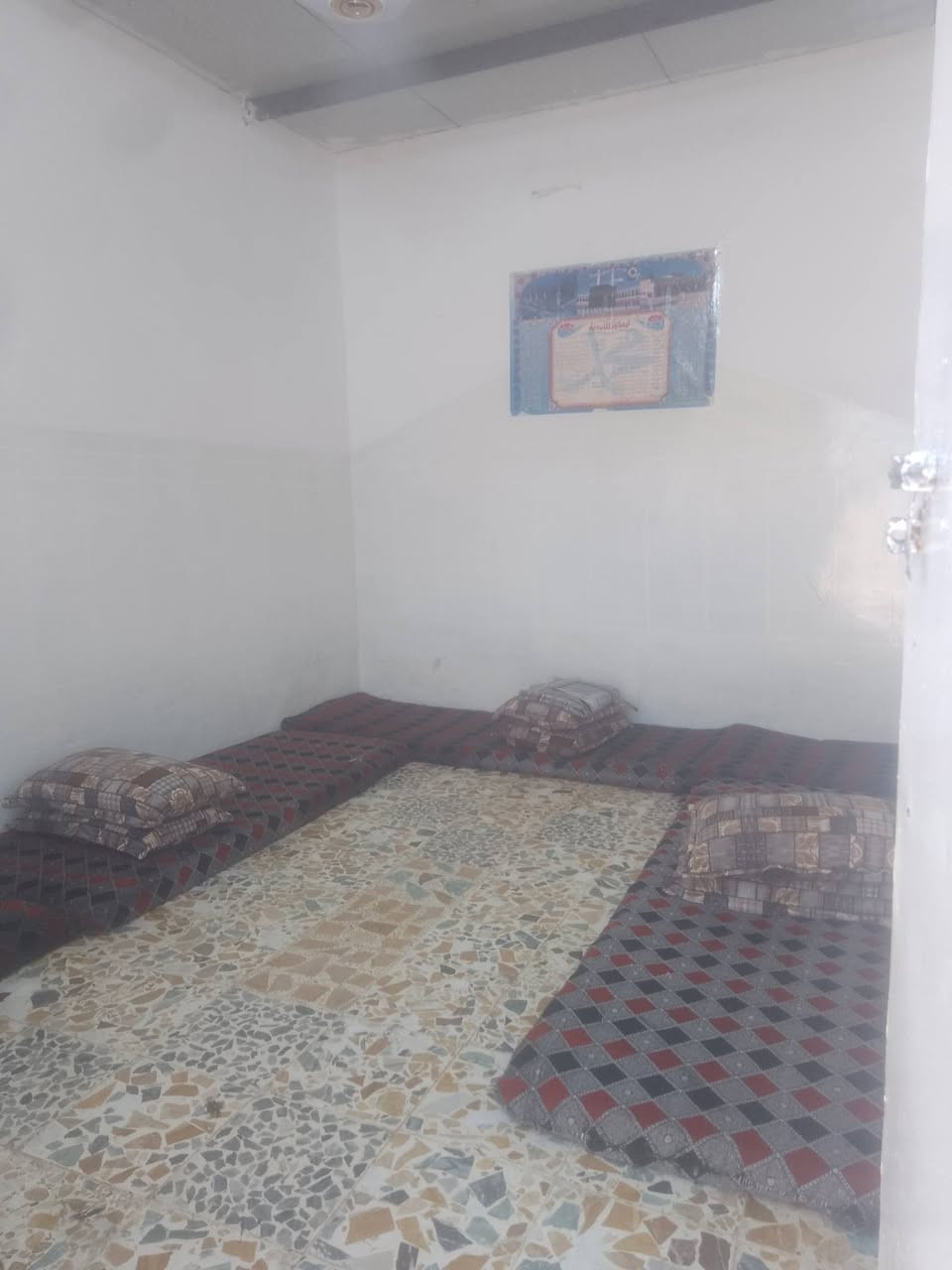 السلام عليكم بيت للبيع تجاوز مساحه 100 باص في حي التنك باقي التفاصيل ***********
او امعارض في بيت اخر حسب القناعه
