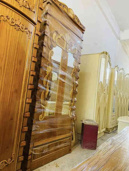 غرفة نوم عراقي مستخدم اخو الجديد وباسعار مناسبة شغل درجة اولى مرتب ضهر جرجوبة السعر 950 وبيها مجال للطيبين 
رقم الهاتف ***********
