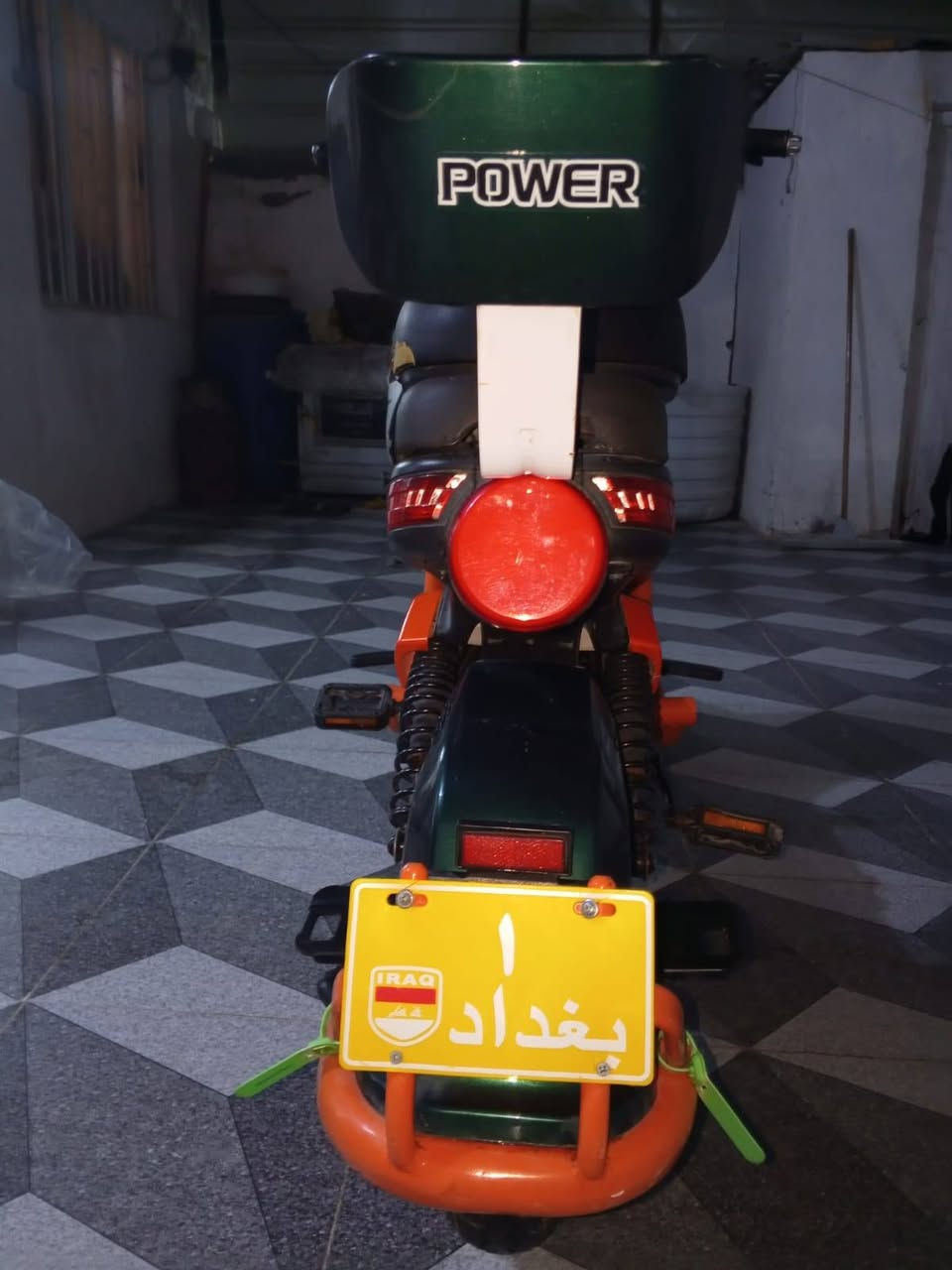 دراجه شحن نظيفه مستعمله شي قليل خمس نمر، و خمس بطاريات
السعر: 350 وبي مجال
العنوان: حله نادر الثالثه 
الاتصال على الرقم ***********
