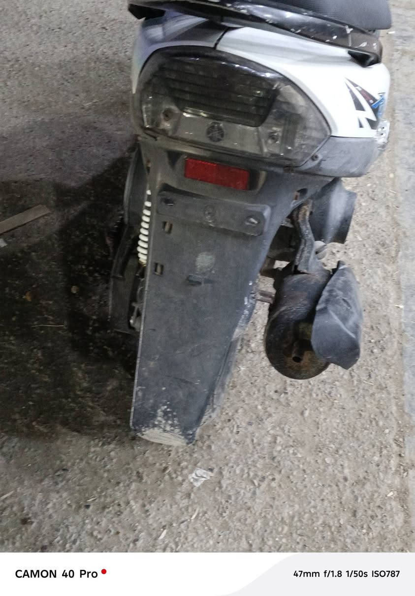 سلام عليكم دراجه ماكس عدله للبيع ماصرله سبوعين من نزلته فلو من كل شيء عنوان بغداد زعفرانيه شارع المعهد ***********
