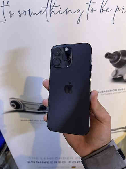 آيفون 14 برو ماكس
جهاز بلادي فقط مستبدل بطاريه 
ومثل ما موضح هل نقطه ومن تفعل نمط داكن كلشي ما يبين واني اكفلك الشاشه ✅

جهاز نضيف جدا وأي خلل غير الذكرته ما بي ✅

جهاز دبل سيم كرت 📞

جهاز عربي شرق اوسط 

ذاكره 128✅

جهاز اعله سعر أبيعه 
لل تواصل ***********
مكاني بغداد
