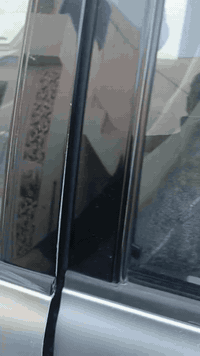 07702251408 للبیع مودیل2006سیارة بدون ادنی نقص كلشی جدید رقم سنویة هزة