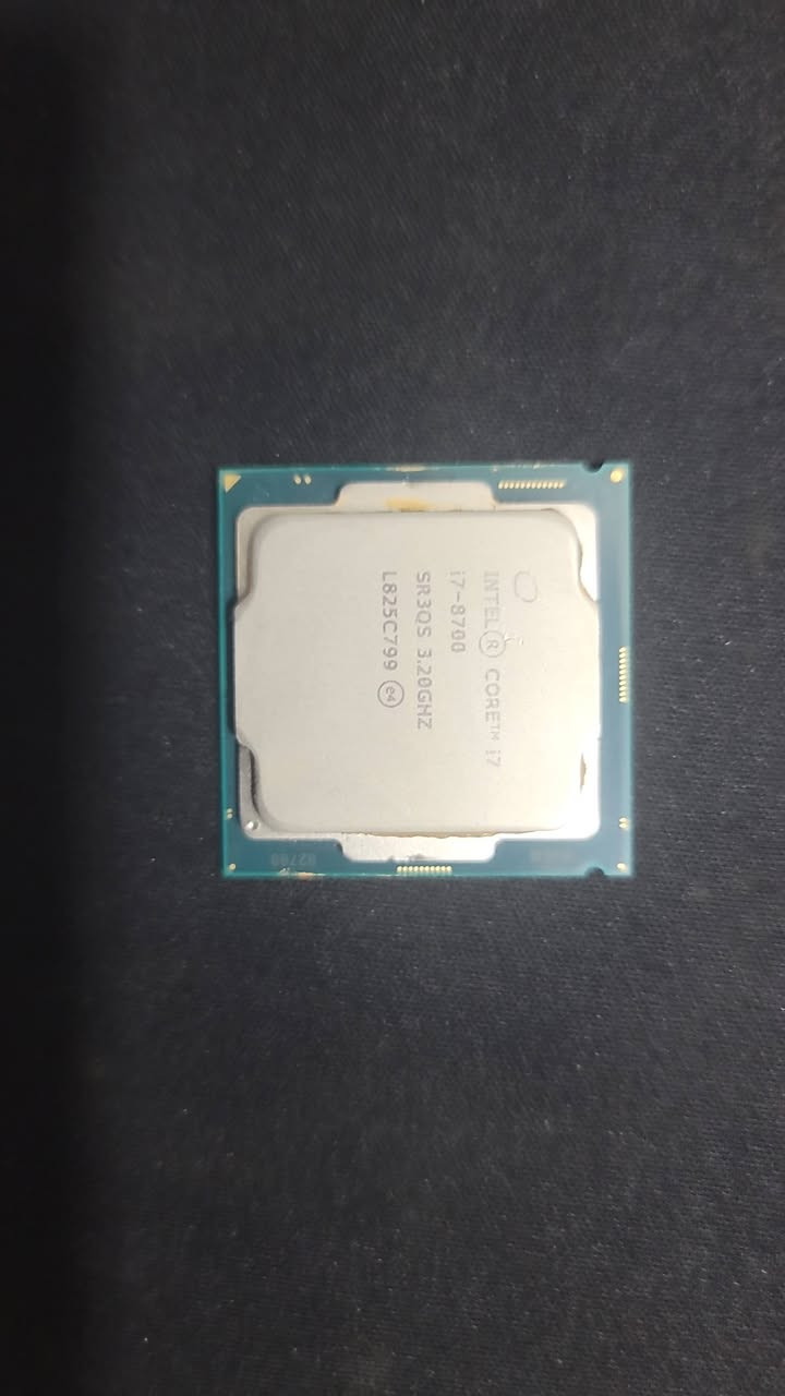 السلام عليكم
عندي هذا المعالج i7 8700 بيه كرت مدمج مع المبرد مالته اريد ابيعهم 

الي يفيده يراسلني ويتدلل موجود توصيل 

مكاني بغداد الدوره حي المعلمين 
7748406454

