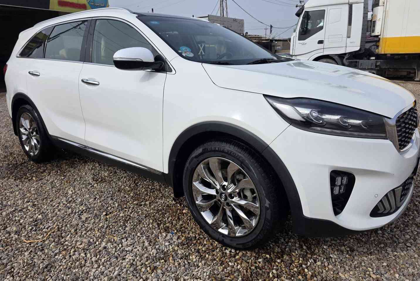 السلام عليكم
سورنتو 2020 خليجي رقم السيارة بغداد
مكفولة ما عدا باب السايق بيي ضربه
1 بانوراما
2 بصمه تشغيل وأبواب
3 حساسات اماميه خلفية
4 شاحن واير لس
5 كراسي كهرباء
6 تبريد 3 قطع
7 كروز سرعة
8 سبعه راكب
9 ترحيب عند الاقتراب
10 محرك 6 سلندر
11 يدات نيكل
12 جنطه كهربائية ذكيه
13 مري شفط اشاير بالمري
14 بردات بلادية
15 شاشه كبيرة أصلية بيها نظام أبل كار بلي
16 ماشية 76 ألف
ملاحظة/ ما يشتري لايعلق السوك كلشي بي
السعر 262 وبيها مجال بسيط
العنوان/ كوت مركز المدينة 
رقم الهاتف / ‏‪***********‬‏
