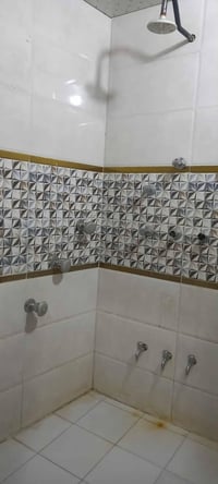 منطقة الخماس • ٣٠٠م • محلين واجهة