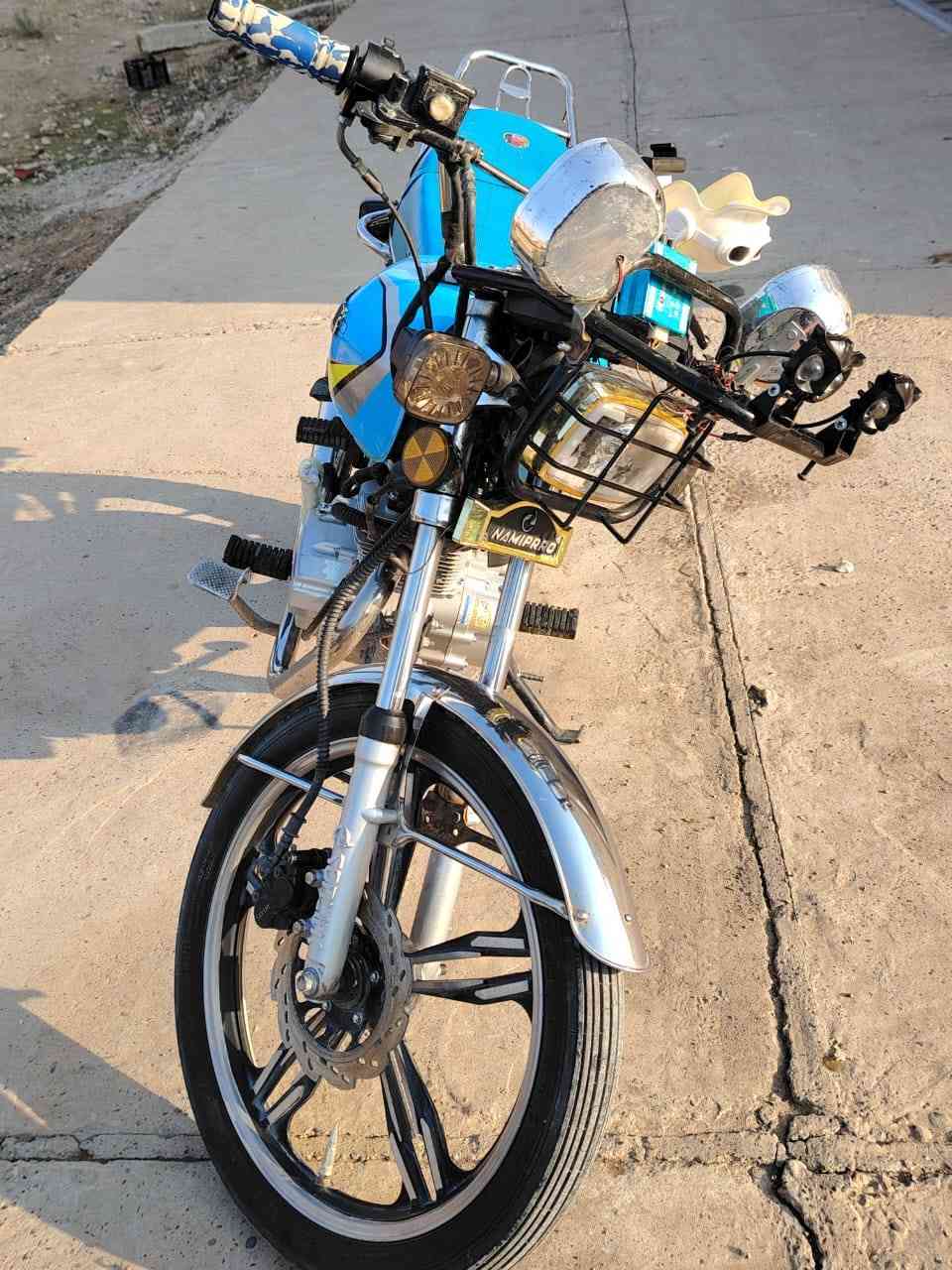 السلام عليكم للبيع دراجة
موديل 2023
 السعر 650
وبي بصمات2 عن بعد يشتغل 
 العنوان تكريت شارع الاحتفالات 
رقم الهاتف ***********
