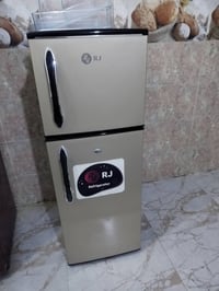 ثلاجه للبيع استعمال اشهر سبب البيع تغير اثاث جديده ثلج ١٥٠ بيه مجال بغ...