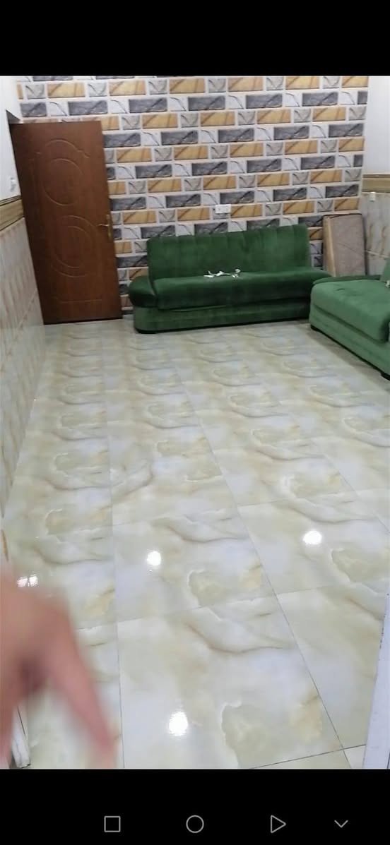 🏠 بيت للبيع – بغداد المشتل / مجمع فدك
دار جديد بناء طابوك وصب مسلح وتشطيب مرتب (مرمر + سيراميك) وجاهز للسكن مباشرة.
📐 المساحة: 130‪متر 
📍 الموقع: قريب جداً على الشارع العام – جهة المشتل
🔹 يتكون من:
غرفة نوم
استقبال
مطبخ
منور
مساحة درج
خدمات داخلية وخارجية
📄 الدار مسجل بالأمانة ومرقم بالبلدية
وتحويل امانه ومجلس بلدي ومختار 
💡 الخدمات كاملة: ماء – كهرباء – مجاري – نت ضوئي
💰 السعر: 55
📞 للاستفسار والمعاينه ***********
