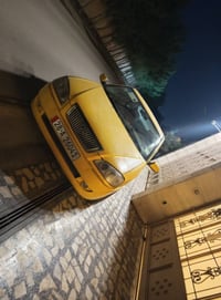 داخلية مرتبة • شاشة وسماعات • مساقطة سنوية