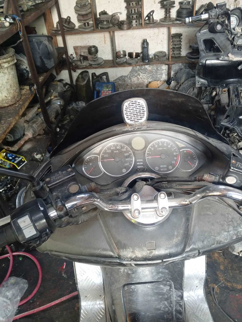 يا الله سلام عليكم دراجه فورزه صفر 8 كامله وخير من الله مكينه جديده شديتها بس جويتر يخربط ابيع طافي كوم حديد 350 وبيها مجال مكاني بغداد شعب ليريدها يجي يأخذها ***********
