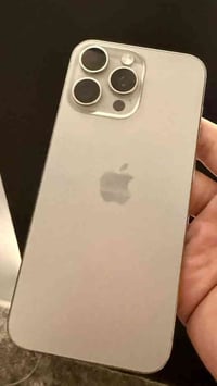 ايفون ١٥ برو ماكس ٢٥٦ ماستر ما مفتوح ولا مصلح نضافه ١٠٠٪ ما بي اي شخوط...