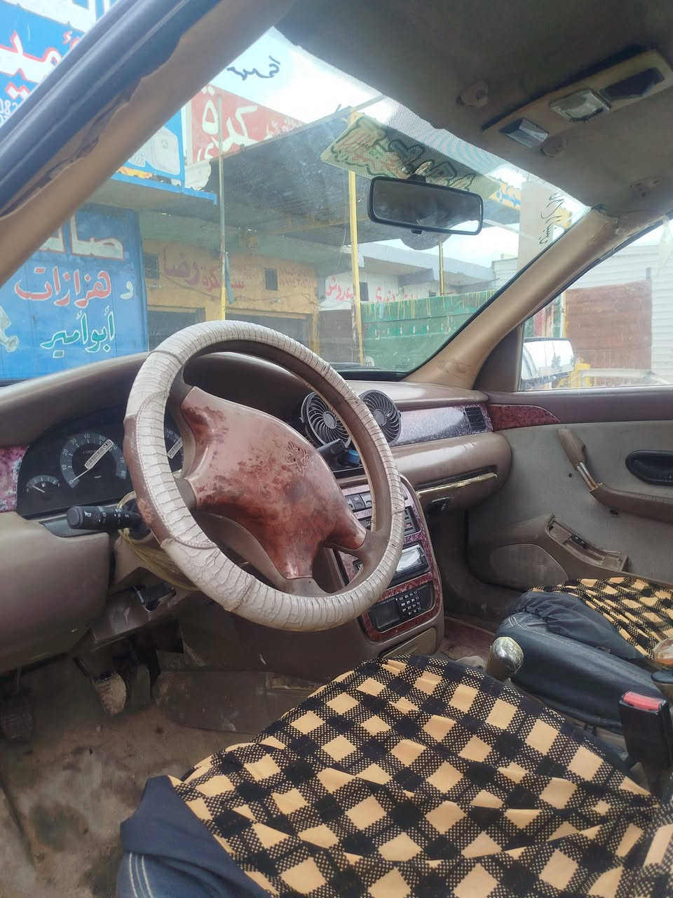 سمند ٢٠١١ كير مكينه خير من الله لا تنقيص ولا تبخير 
السياره مال واحد ع باب الله او عله كد افلوسك 
تخم تاير صدر كله جديد سياره رايده 15 اوبيه مجال 
مكان العزيزيه ***********
