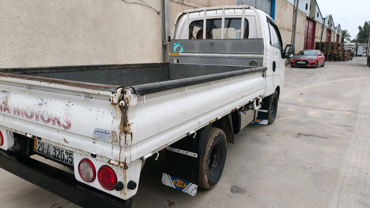 كيه بنكو موديل 2015واسط رقم انكليزي تحويل ثاني يوم السيارة مكفوله شاصي ورقم شاصي مكينه كير كفاله 
