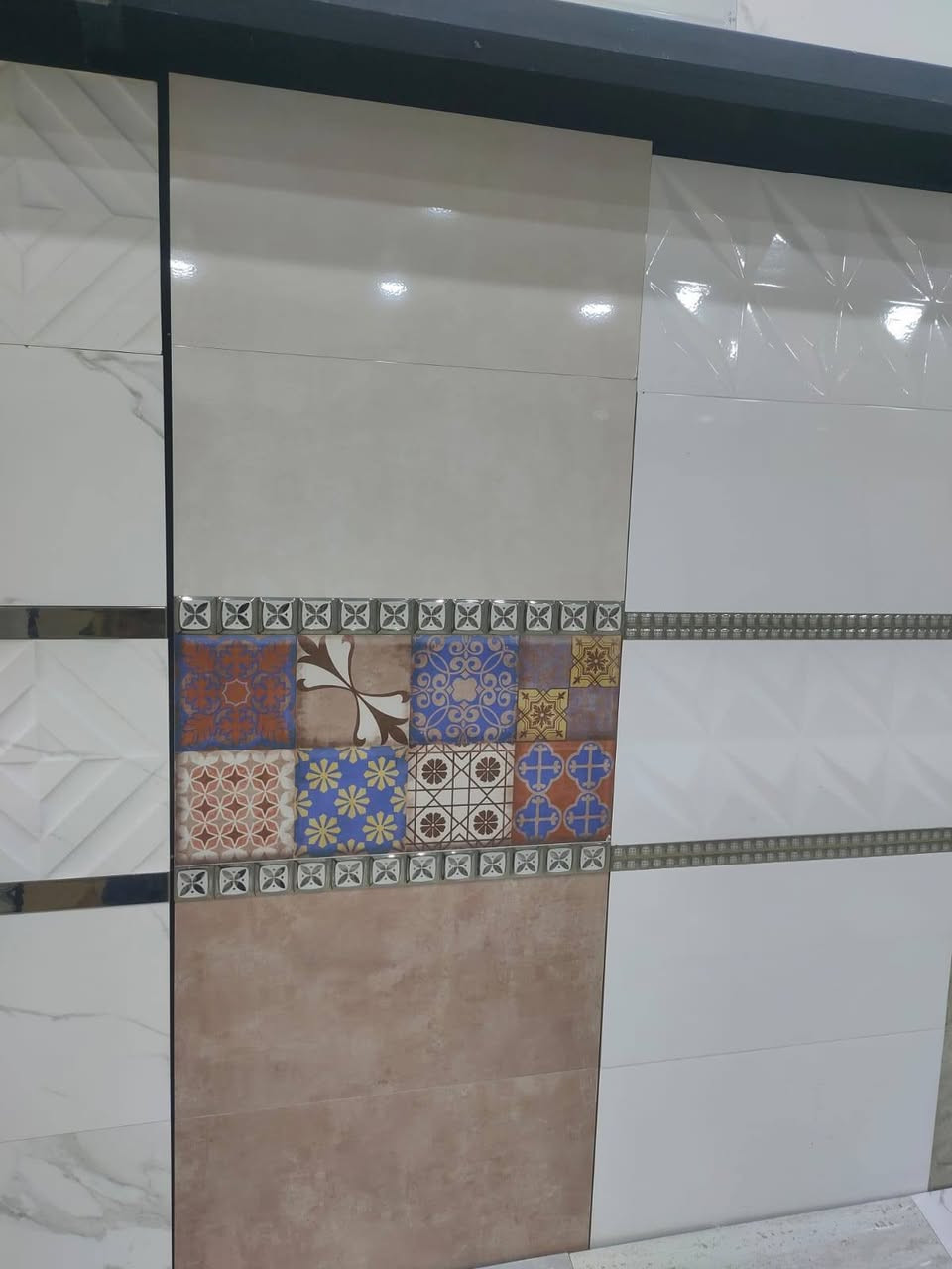 جدران هندي قياس 30*60درجه الأولى 
الرمادي خمسه كيلو دخول الحريه للستفسار ***********
