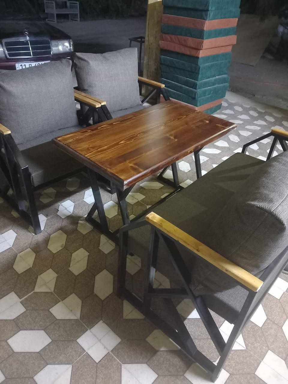 جلسات مطاعم وكوفيات
عدد ١٠ بسعر مناسب جدا 
العرض بس اليوم وباچر
300 الف للسيت الكامل
***********
