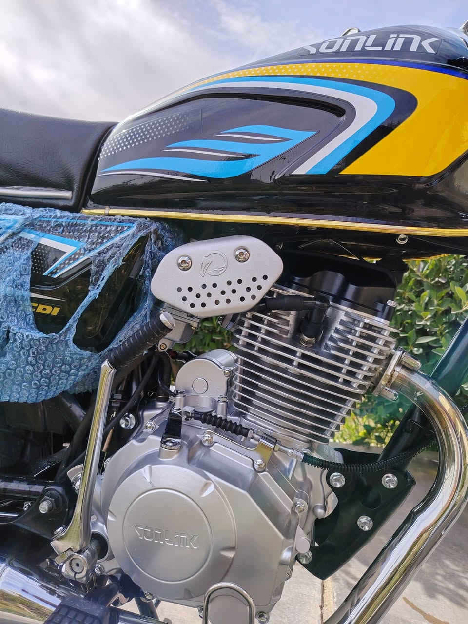 دراجه موديل 2025(النوعيه سيفان)
دراجه جديده بمعنى الكلمه شرط
ماشيه الف صار شهرين من مشدوده
للاستفسار الاتصال على الرقم ***********
السعر ٨٥٠ المكان العلم
