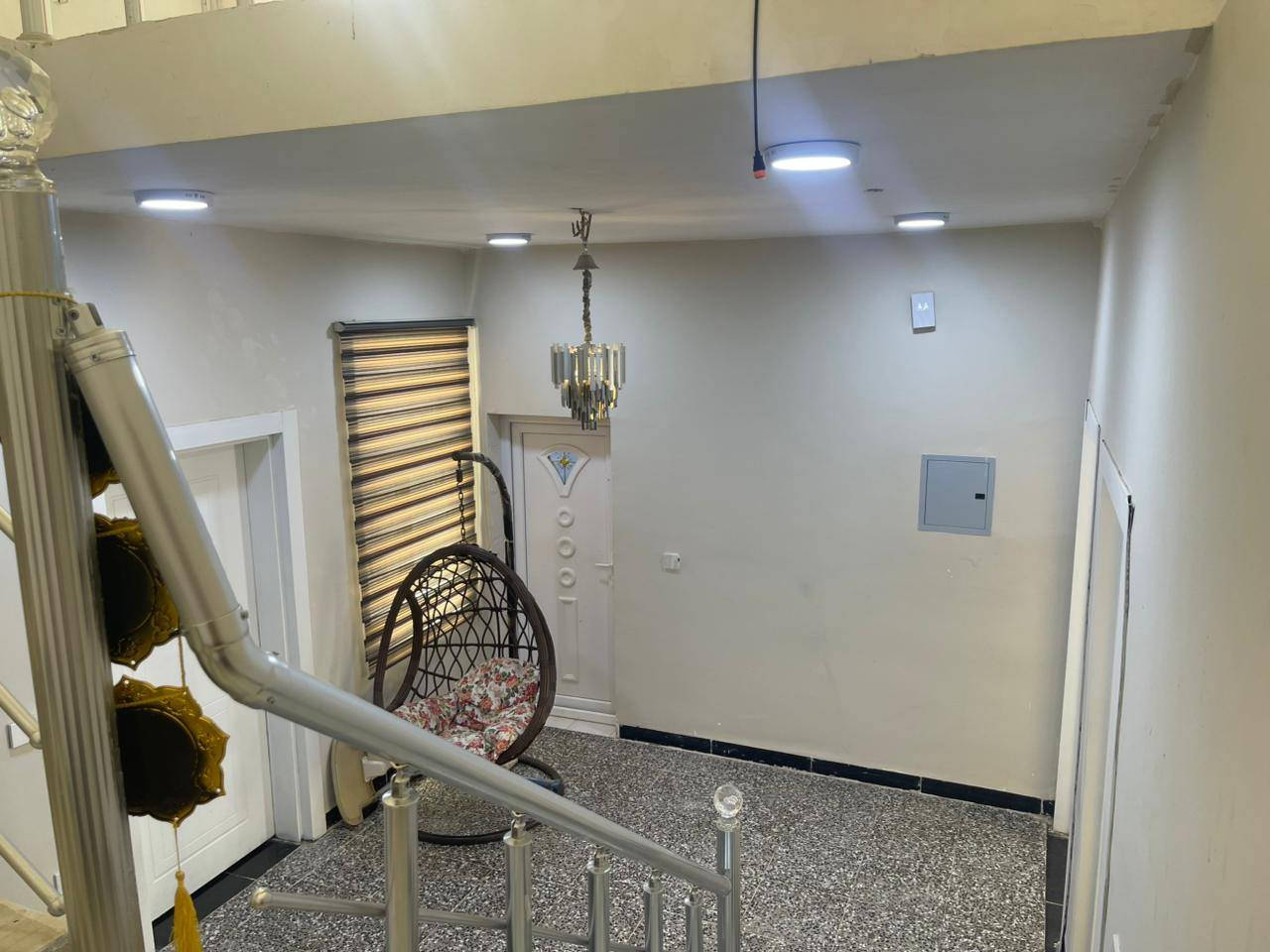 بيت طابو صرف ٢٠٠ متر دخل مجمع الزهراء السكني طابقين يرهم تطلوعه والباقي ع المبادره طابقين يتكون الطابق الاول غرفه وستقبال اوصاله اومطبخ اوصحيات حديقتين كراج الطابق الثاني غرفتين وصاله مجمع صحيات المكان طوريج ام الهوى مجمع الزهراء  السكني باقي التفاصيل  اتصال ع ***********او مراجعه مكتب عقارات ابو كرار عنوان المكتب الجمعيه شارع الوسط
