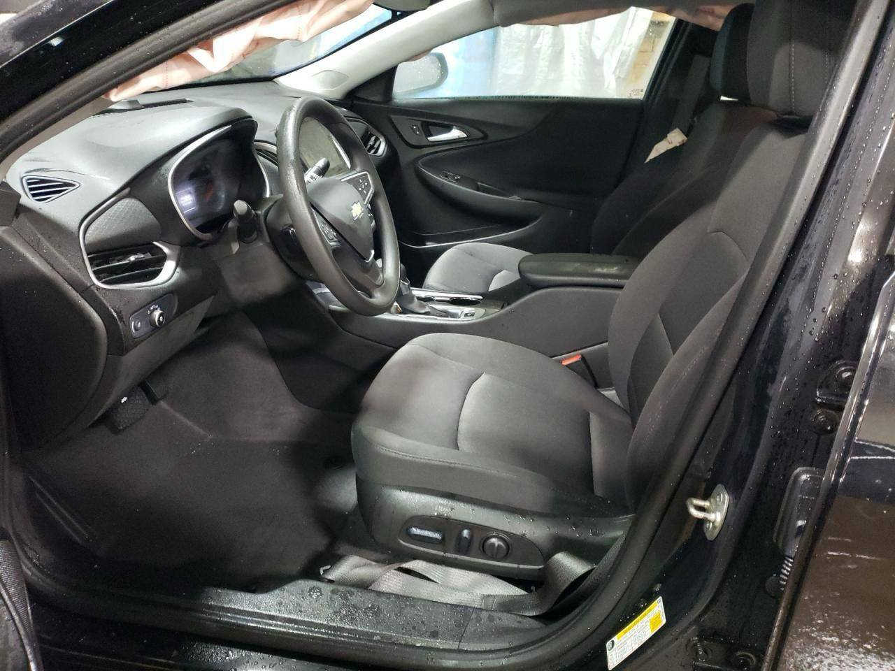 سلام عليكم 
ماليبو 24 للبيع LT 
سيارة فول ماعدا البانوراما 
حادثها موضح بس باب ومبدل نفس اللون والباب القديم موجود ( اخت الكلين ) 
مابي اي نقص 
تراي من الشمال للبصرة 
ماشية 29 الف ميل 
رقم كربلاء معوقين 
مكان السيارة كربلاء  
***********
