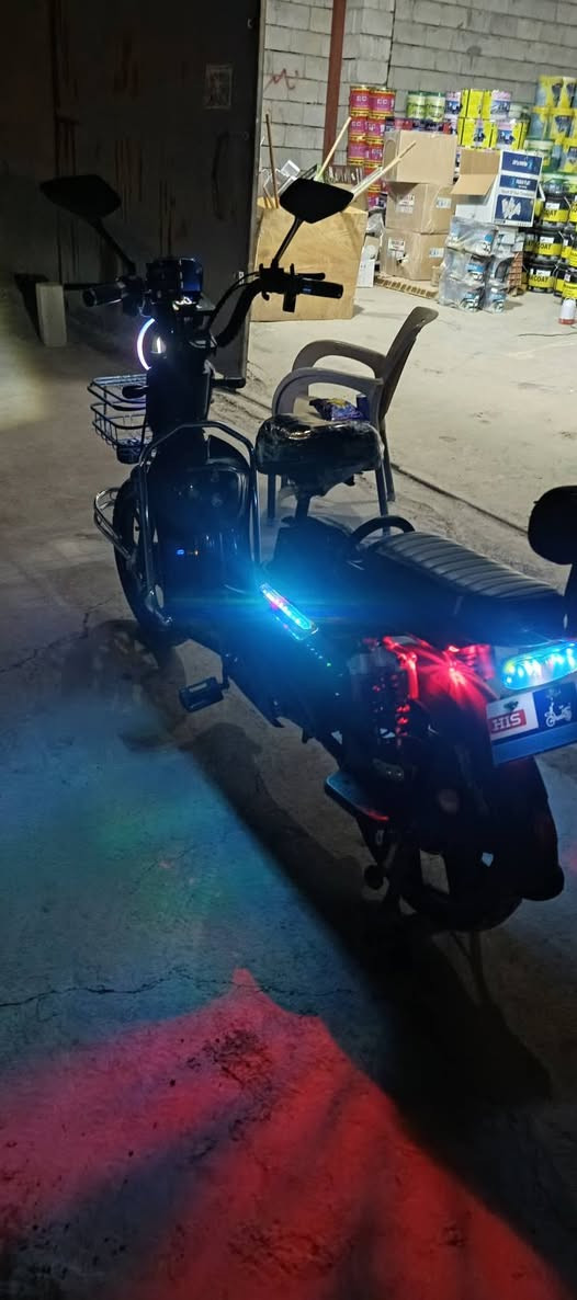 السلام عليكم
بايسكل شحن للبيع بايسكل جاهز مابي اي نقص+خمس+ابريك +لايت +شحنه السعر350بي مجال


**إذا كنت صاحب هذا الإعلان وتريد حذفه لأي سبب، رجاءا أرسل رسالة إلى الدعم الفني**