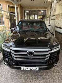 للبيع لاندكروز 2023 لون اسود رقم بغداد ماشي 40 الف حقيقي السيارة ب اسم...