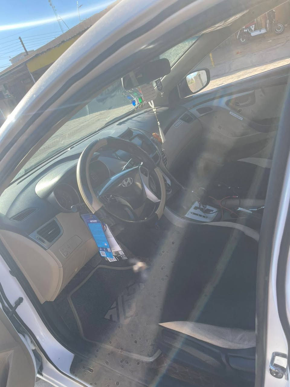 السلام عليكم
للبيع النترا خليجي
مكينه 1800
موديل 2012
الضرر ربع الجاملغ الخلفي وجاملغ امامي
السياره جاهزه من كلشي 
السعر110$ وبيها مجال
مكان السياره الانبار هيت
***********
