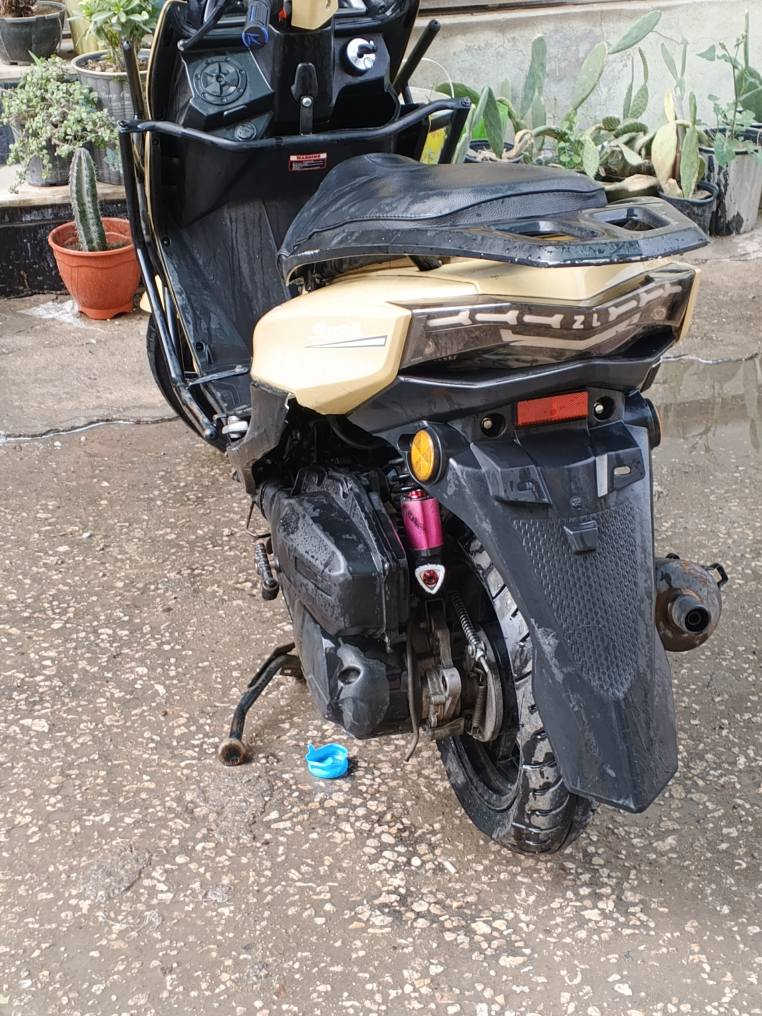 دراجة سكنس حديث موديل 24 بلادية ما مفتوحة شغالة نگره سلف هندر كهربائيات كاملة وصل معرض موجود 
سعر 500 الف 
مكان كربلاء يم مستشفى الكفيل 
*********** كربلاء, العراق
