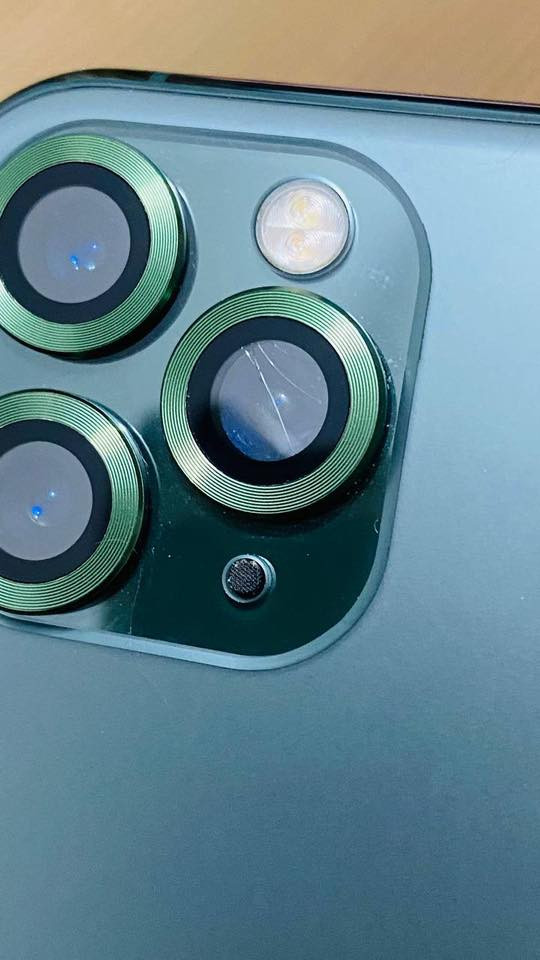 ايفون برو ماكس11  مواصفات كدامك امس ماخذه فقط مبدل شاشه بامريكا
من ابو سعديه ب ٣٥٠ الله شاهد. بس طاح مني امس ونكسرت الكامرة الي تبعد فقط الباقي شغالات وهاي صورت كارتون بيها  فطر بس تشتغل
قيم بالي يرضي الله. او مراوس بجهاز اندرويد احدث حتلو انطي فرق  شطرة ***********
