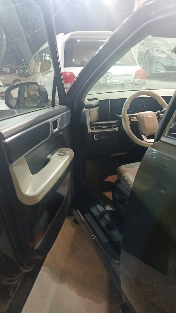 السلام عليكم
سنتافي ٢٠٢٤ وارد امريكي لون مميز 
2500 تيربو المرغوب 
بأسمي تحويل ثاني يوم بيند صبغ وجنطه مبدله باقي السياره كفاله
لغد شاصي كير مكينه كفاله 
ماشيه 18 ألف ميل 
سبعه راكب
شاشه متصله كشنات جلد كهرباء 
جنطه كهرباء 
ويل ١٨ 
بيها بارد بدايه القماره أثر تحميل مملعوب بي 
مكاني سبع البور ***********
السعر ٢٢٥ ورقه
