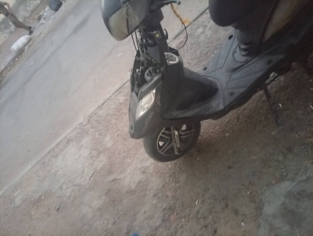 سلام عليكم عندي دراجه ثعلب نوزلجدراجه جديده بلاديه اوياله امامي وخلفي اوصلنصه رياضيه جعره وزهاومكينه ناعمه خرسه مكاني بغداد جديده النعيريه السعر350اوبيهه مجال بسيط***********
