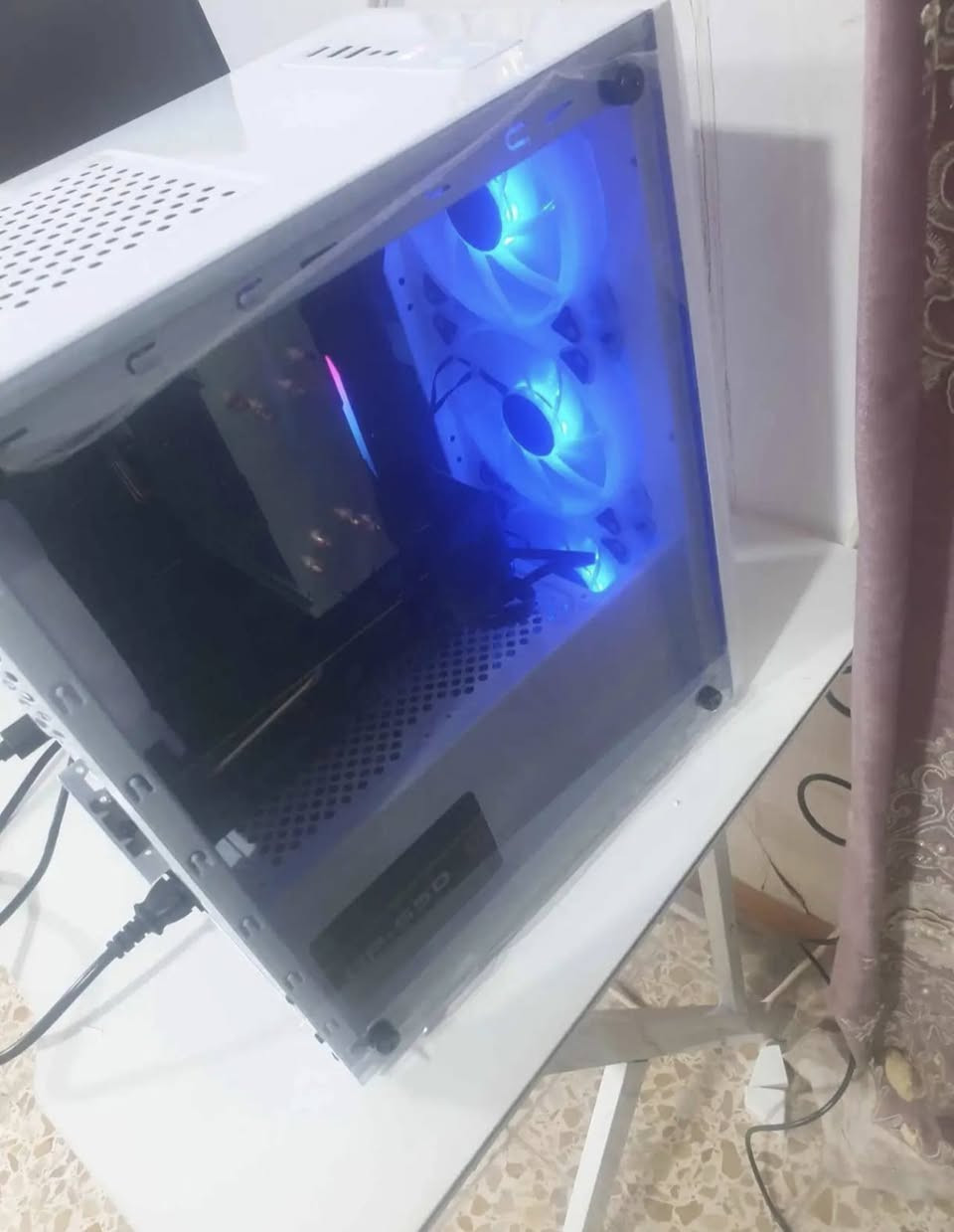 Pc للبيع استخدام الكلي ما يقارب ثلاث اشهر الى خمسة مع الشاشة والمستلزمات
المواصفات : 
CPU : RYZEN 5 5500
GPU : ASUS GeForce RTX 4060 Ti 8GB
SSD : 256 GB
HDD : 1TB
RAM : 16GB (2×8GB) Lexar DDR4
M.B : A 520 Msi
PU : 650w

المستلزمات : 
شاشة من شركة شاومي نوع الشاشة P27FBB-RGGL معدل هيرتز 165hz و 27 انش

 وكيبورد A4Tech Bloody S510R الكيبورد قابل لتخصيص الاضاءة بحسب رغبتك وبالنسبة للماوس Logitech G203 ما راح يتم احتساب سعرة بالتجميعة لان مرات زر التمرير لما تصعدة فوك ينزل جوة لذا ما راح احسب سعرة بس تكملة للمستلزمات وكلت المشكلة بس للامانة 

سعر التجميعة الكلي مع شاشة ومستلزمات مليون 235   و رجاء عدم كسر بالسعر لان خفضت قدر امكان واذا جنت جاد كلش بيه اكدر اخفض لك بس بمجال بسيط ارجو منكم التفهم الموقع النجف الاشرف اذا من غير محافظة راح اشوف شركة توصيل توصل لك اياه

التواصل واتساب : 0777278340 او فيسبوك لكن ممكن اتاخر بالرد


**إذا كنت صاحب هذا الإعلان وتريد حذفه لأي سبب، رجاءا أرسل رسالة إلى الدعم الفني**