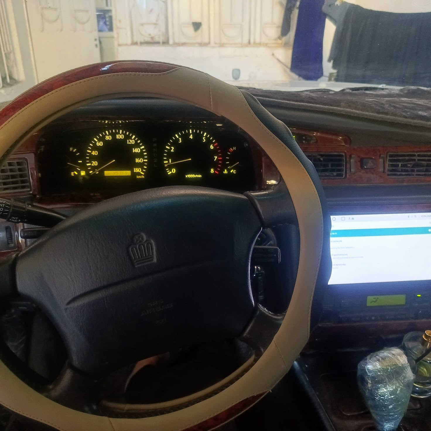 السلام عليكم سيارة راس الثور موديل 1997 گصة جنطة السيار متومة وكاملة تبريد شغال غرفتها نظيفة كما موضح بالصورة السعر (33) وبيها مجال للاستفسار اتصال (***********) او (***********)
