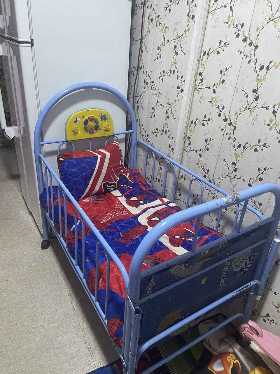 جرابي أطفال الزرقه من عمر سنه إلى 6سنوات حديد اصلي مع دوشك مكفوله من كسر والعيب سعر 35 مأخذها ب 105

الورديه كبيره من عمر ٥ سنوات إلى ١٢ سنه مع دوشك سعر 45 آلف مآخذها ب١٤٠ تكدر تتاكد من أسعار 

المكان بغداد صالحيه قرب قناة العراقيه خلف مستشفى ابن بيطار تواصل 
***********  واتساب
***********
