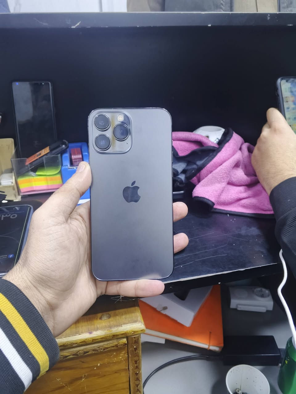 13 بروماكس دبل خط 
256 بطاريه 88 
بلادي شرق اوسط الشاشه قطعه اصليه من ابل 
بسعر 585 وبي مجال 
عنوان تكريت شارع لاطباء مركز تكريت 
***********
